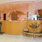 Garden Hotell 3*