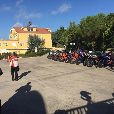 Ξενοδοχείο Garden 3*