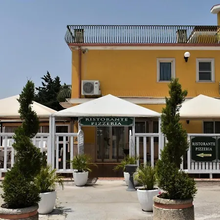 Garden Ξενοδοχείο 3*