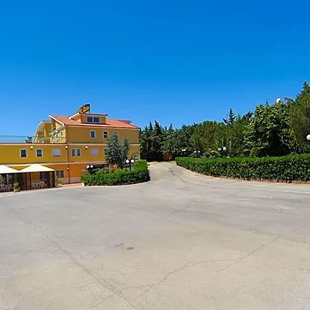 فندق Garden
