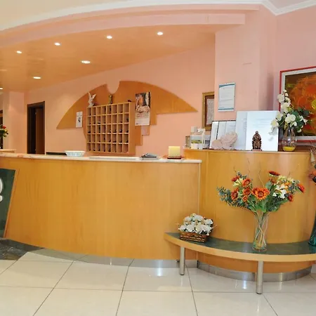 Garden Hotel 3*