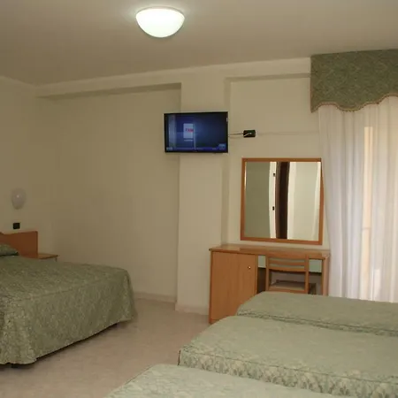 Garden Hotel 3*