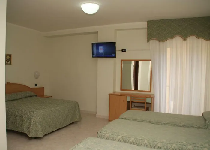 Garden Hotel 3*